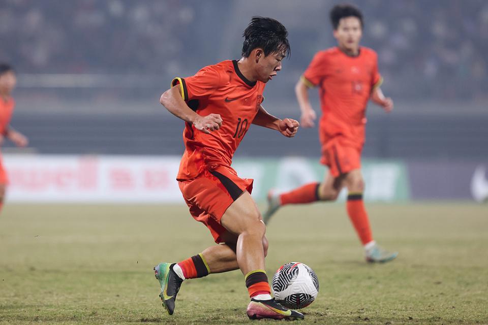 半岛体育-U17国足利好!邝兆镭复出+生死战或派最强阵 最后一练曝光2大战术